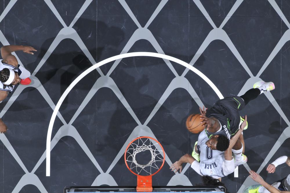 前场获得更 前场获得更